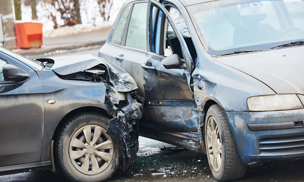 6 Critical Steps to Take If You’re Hurt by a Distracted Delivery Driver